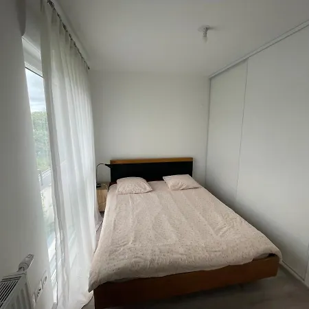 Duplex Neuf 90 M2 - 3 Chambres, Avec Jardin A *