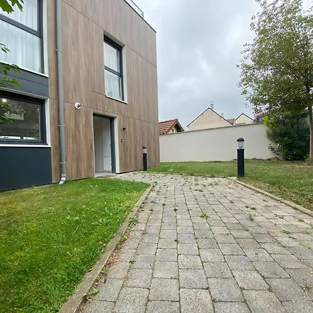 Duplex Neuf 90 M2 - 3 Chambres, Avec Jardin A *